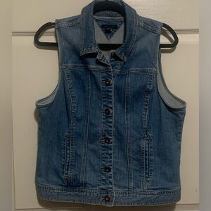 Tommy Hilfiger Women Blue Denim Vest, Large 99% Cotton 
1 Spandex. NWOT